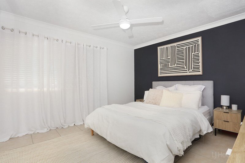 Photo - 2/469 Pine Ridge Road, Runaway Bay QLD 4216 - Image 12