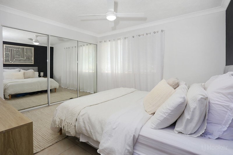 Photo - 2/469 Pine Ridge Road, Runaway Bay QLD 4216 - Image 13