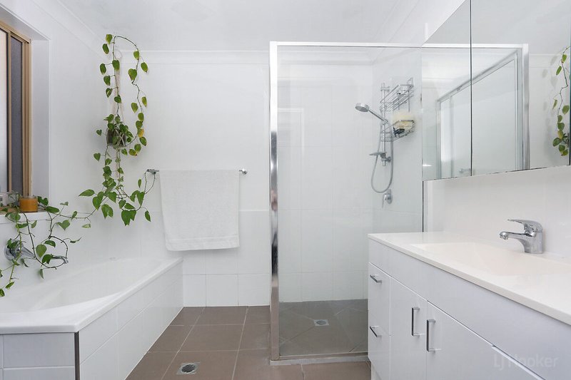Photo - 2/469 Pine Ridge Road, Runaway Bay QLD 4216 - Image 16
