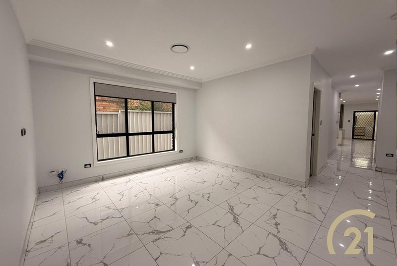 Photo - 246a Hamilton Road, Fairfield Heights NSW 2165 - Image 6