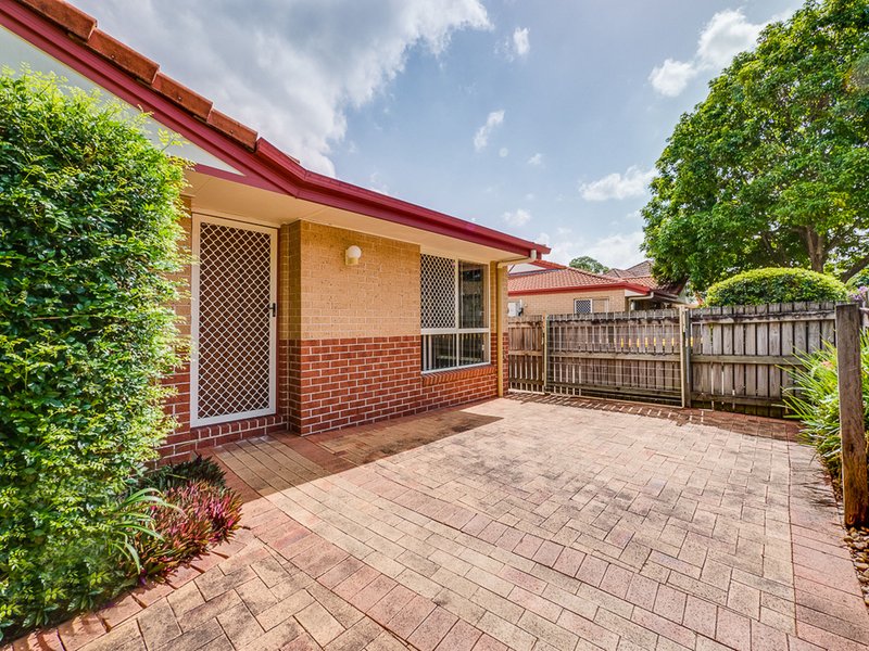 Photo - 2/47 Gamelin Crescent, Stafford QLD 4053 - Image 2