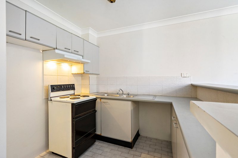 Photo - 24/7 Griffiths Street, Blacktown NSW 2148 - Image 2