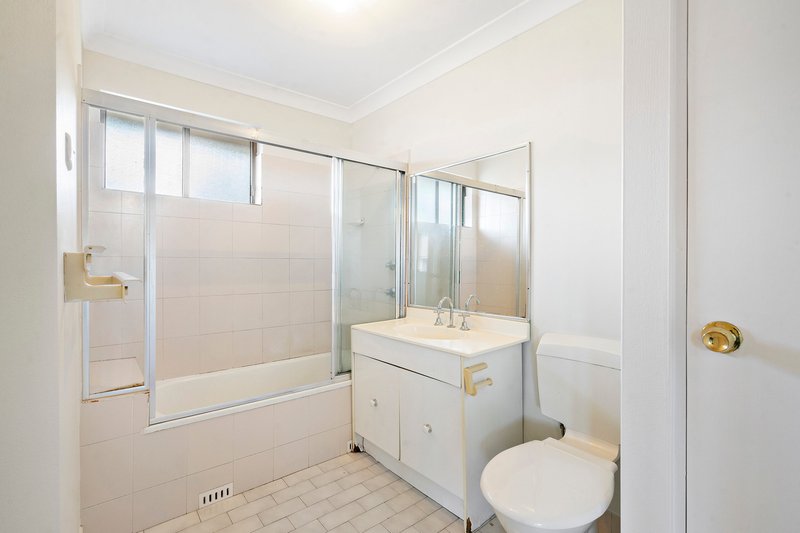 Photo - 24/7 Griffiths Street, Blacktown NSW 2148 - Image 3