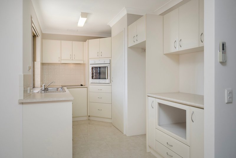 Photo - 24/7 Harman Road, Sorrento WA 6020 - Image 3