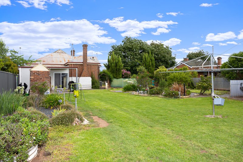 Photo - 247 Hoskins Street, Temora NSW 2666 - Image 8