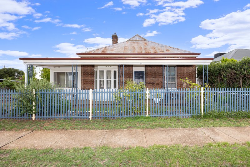 Photo - 247 Hoskins Street, Temora NSW 2666 - Image 9