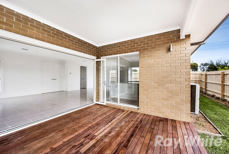 Photo - 2/47 Mayfield Drive, Mount Waverley VIC 3149 - Image 9