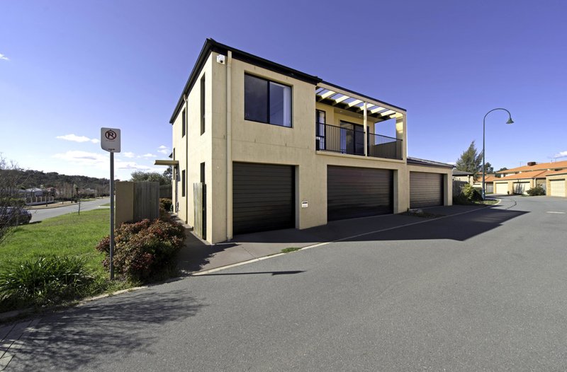 Photo - 2/47 Newbold Lane, Gungahlin ACT 2912 - Image 2