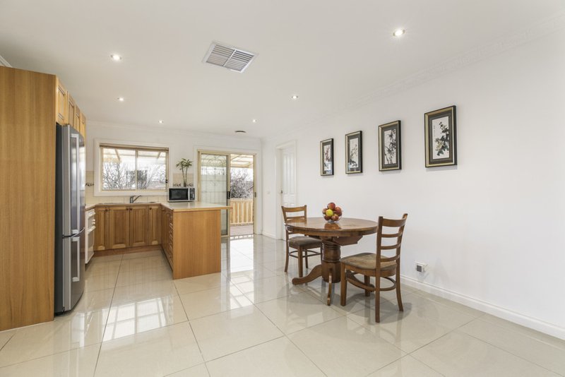 Photo - 2/47 Panoramic Grove, Glen Waverley VIC 3150 - Image 3