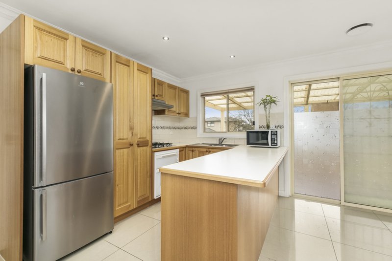 Photo - 2/47 Panoramic Grove, Glen Waverley VIC 3150 - Image 6