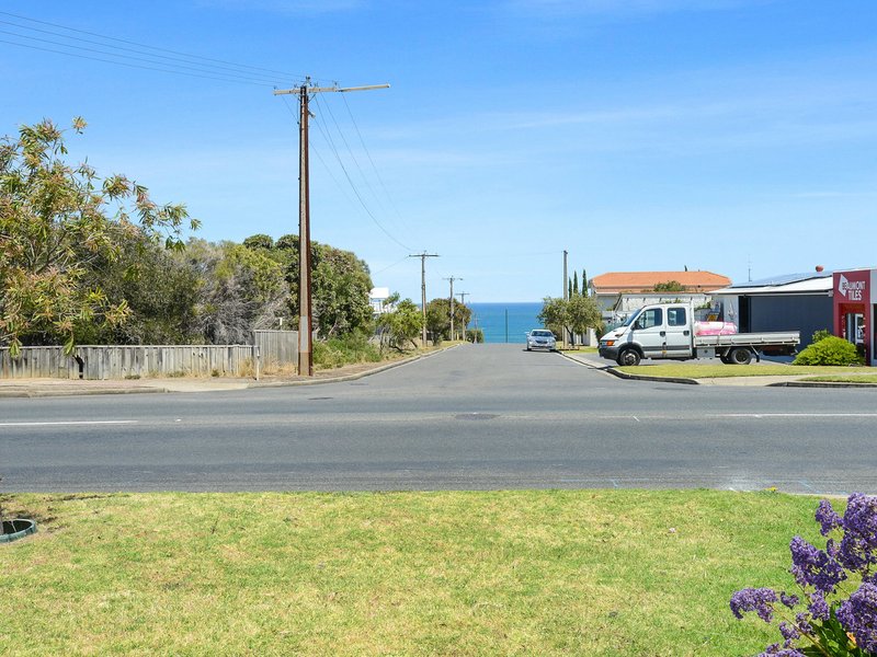 Photo - 247 Port Elliot Road, Hayborough SA 5211 - Image 6