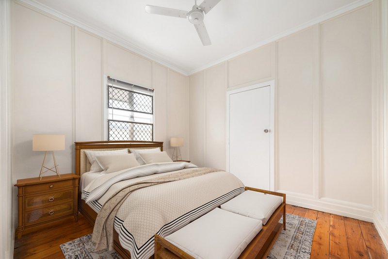 Photo - 247 Sir Fred Schonell Drive, St Lucia QLD 4067 - Image 10