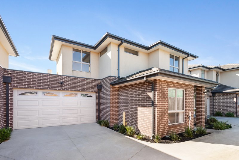 Photo - 2/47 Station Street, Burwood VIC 3125 - Image 1