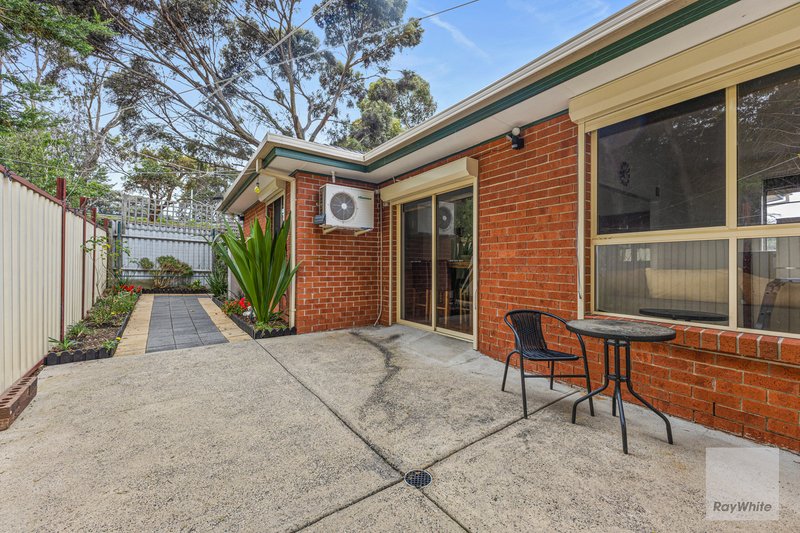 Photo - 2/47 Streeton Circuit, Mill Park VIC 3082 - Image 9