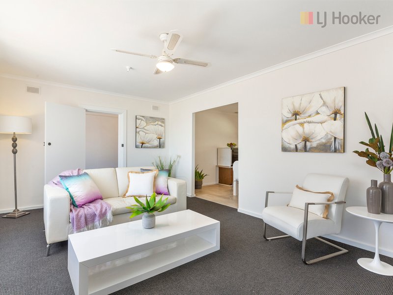 Photo - 247 The Cove Road, Hallett Cove SA 5158 - Image 3