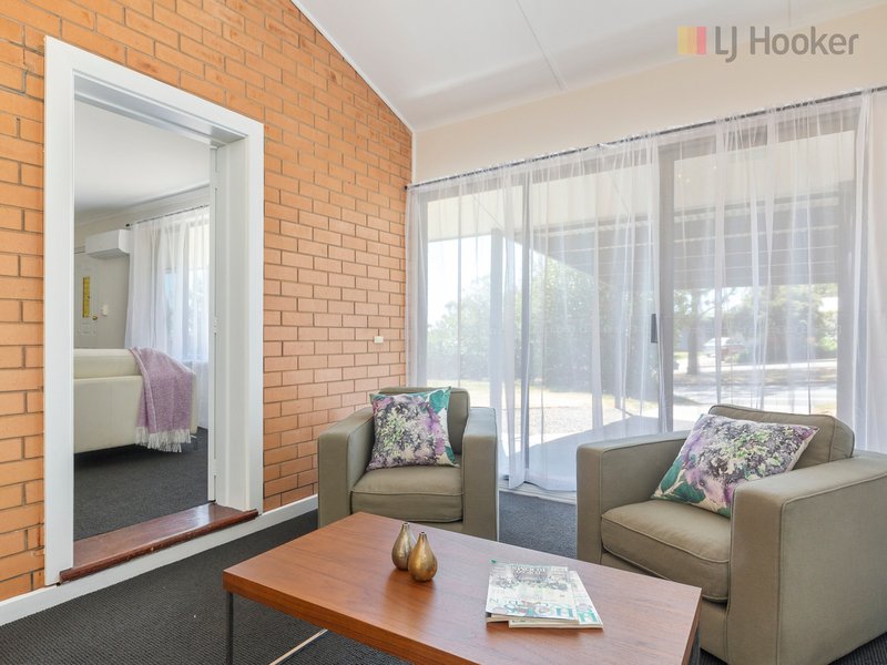 Photo - 247 The Cove Road, Hallett Cove SA 5158 - Image 7