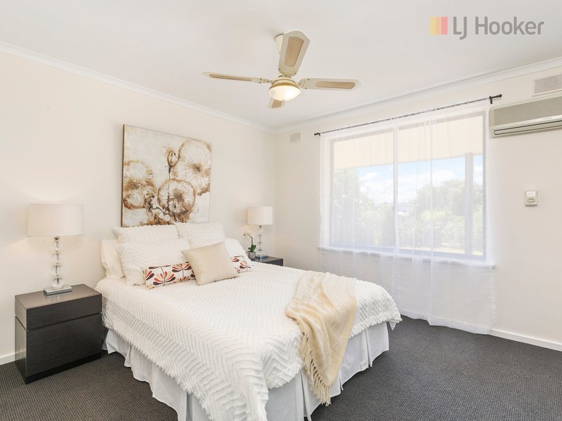 Photo - 247 The Cove Road, Hallett Cove SA 5158 - Image 8