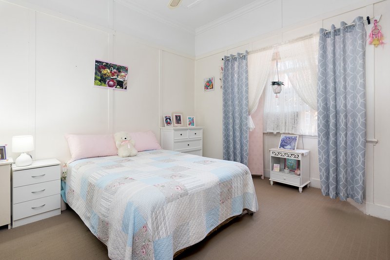 Photo - 2/47 Winchester Street, Hamilton QLD 4007 - Image 7