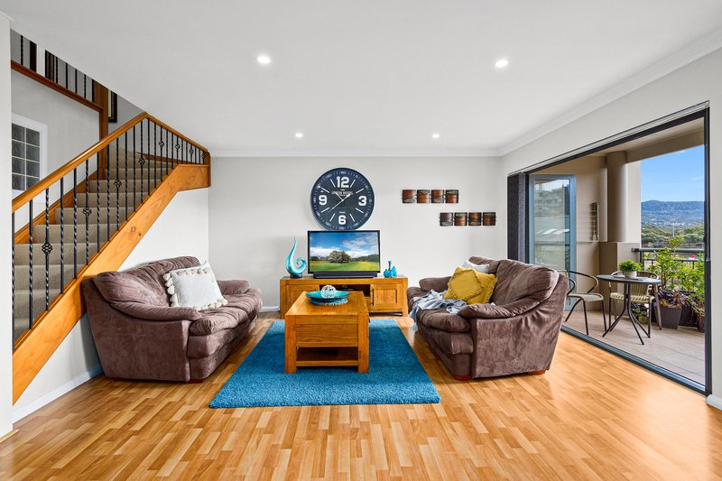 Photo - 24/71-83 Smith Street, Wollongong NSW 2500 - Image 2