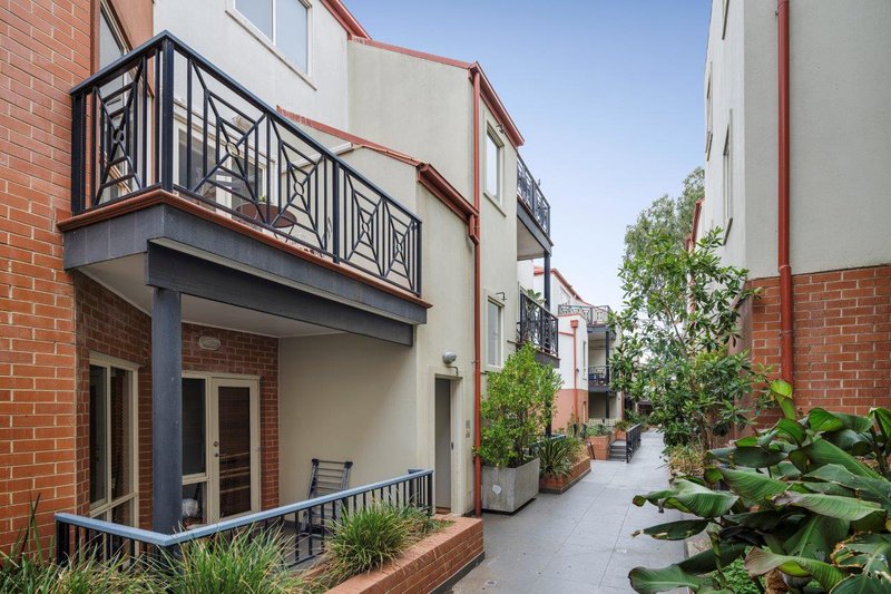 Photo - 24/8-32 Howlett Street, Kensington VIC 3031 - Image 1