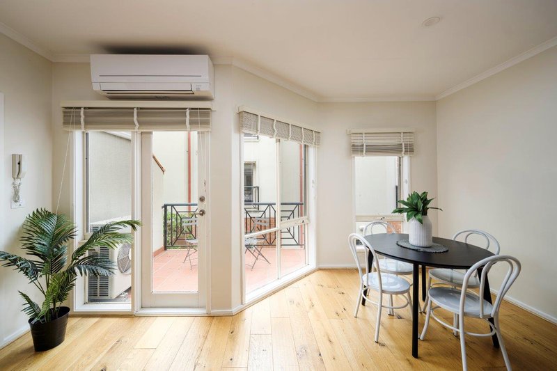 Photo - 24/8-32 Howlett Street, Kensington VIC 3031 - Image 4