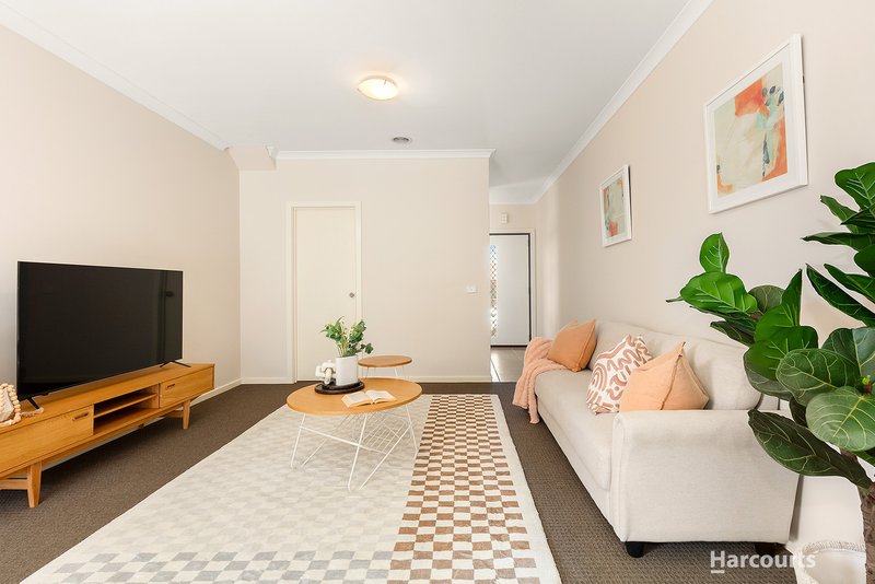 Photo - 2/48-50 Pearl Drive, Craigieburn VIC 3064 - Image 2