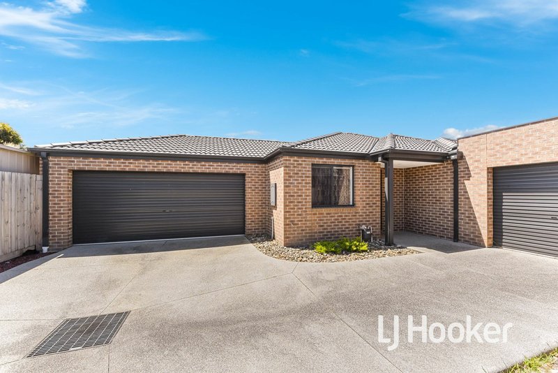 Photo - 2/48 Cameron Way, Pakenham VIC 3810 - Image 2