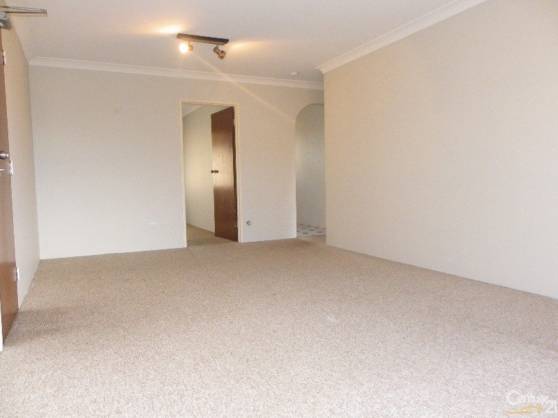 Photo - 24/8 Hixson Street, Bankstown NSW 2200 - Image 2