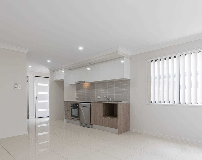 Photo - 2/48 Kevin Mulroney Drive, Flinders View QLD 4305 - Image 9