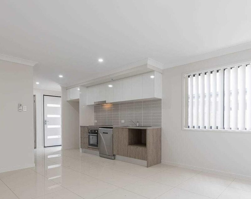 Photo - 2/48 Kevin Mulroney Drive, Flinders View QLD 4305 - Image 19