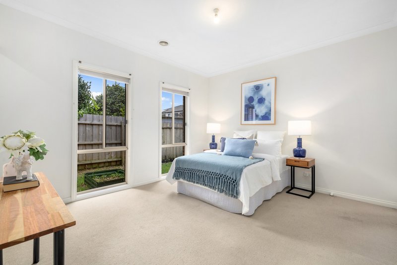 Photo - 2/48 Pinewood Drive, Mount Waverley VIC 3149 - Image 11