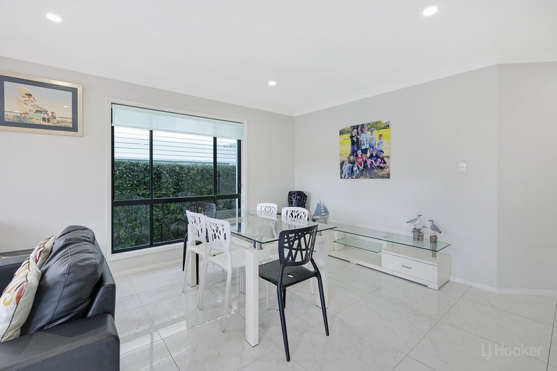 Photo - 2/48 Vaggelas Crescent, Biggera Waters QLD 4216 - Image 7