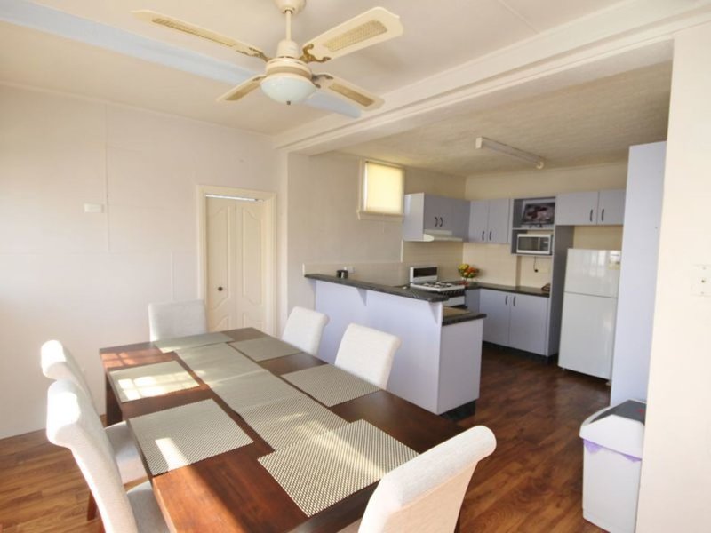 Photo - 248 William Street, Bathurst NSW 2795 - Image 3