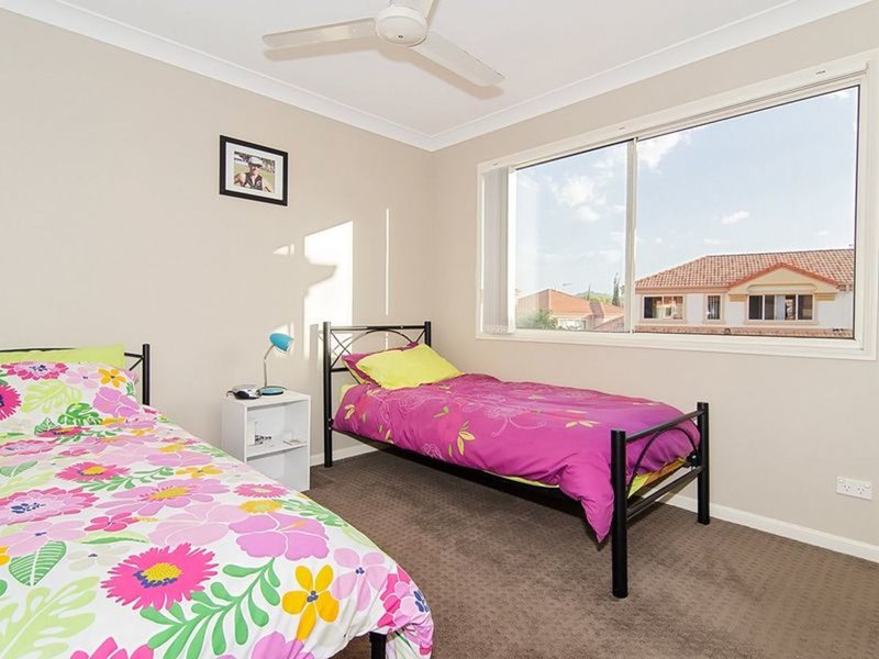 Photo - 2/480 Christine Av , Robina QLD 4226 - Image 7