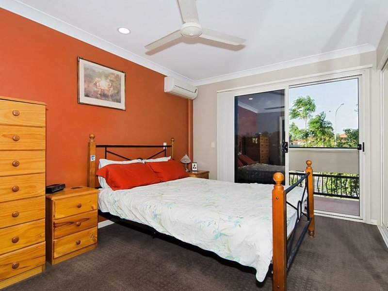 Photo - 2/480 Christine Av , Robina QLD 4226 - Image 8