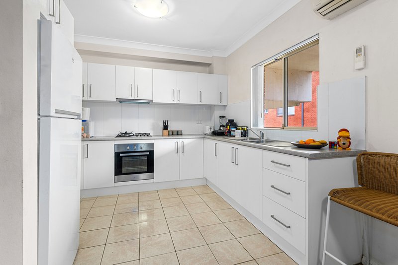 Photo - 2/482 Merrylands Road, Merrylands NSW 2160 - Image 3