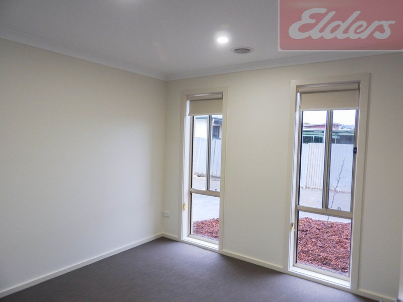 Photo - 2/486 Alldis Avenue, Lavington NSW 2641 - Image 5