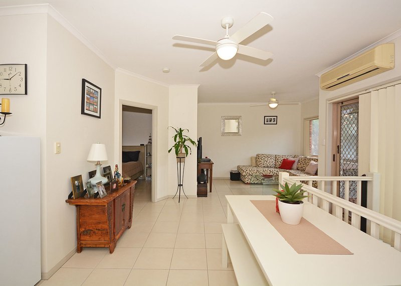 Photo - 2/489 Esplanade , Torquay QLD 4655 - Image 4