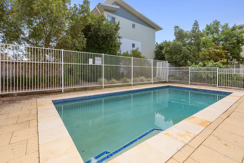 Photo - 2/48a Dry Dock Road, Tweed Heads South NSW 2486 - Image 11