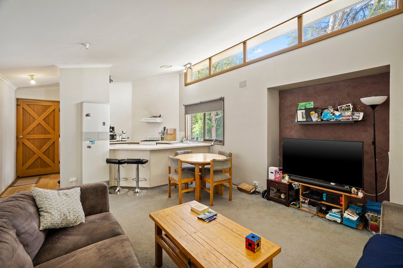 Photo - 2/48A Warrandyte Road, Ringwood VIC 3134 - Image 4