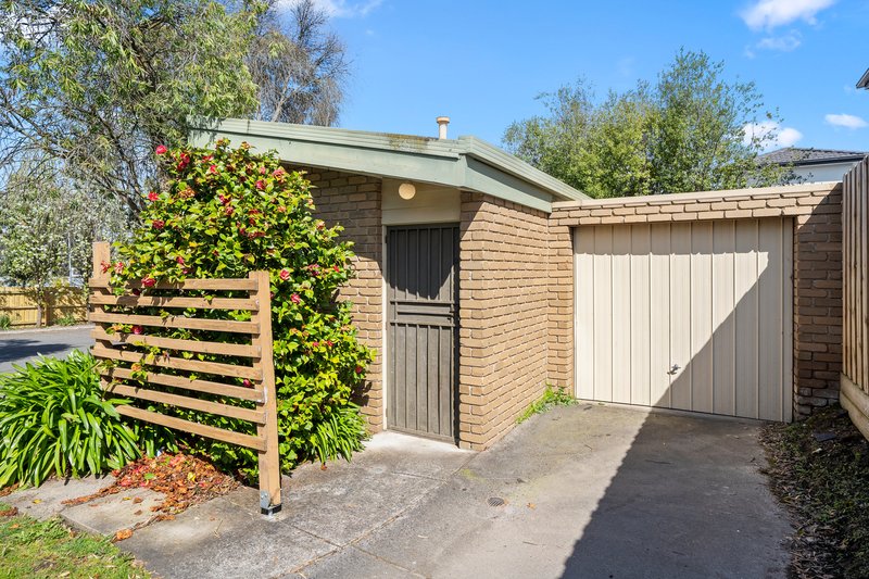 Photo - 2/48A Warrandyte Road, Ringwood VIC 3134 - Image 9