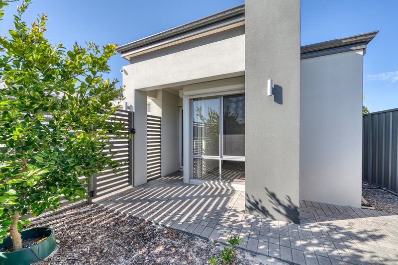 Photo - 248B Spencer Road, Thornlie WA 6108 - Image 2