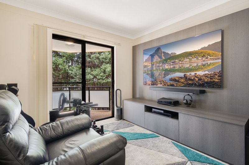 Photo - 2/49-51 Dwyer Street, North Gosford NSW 2250 - Image 4