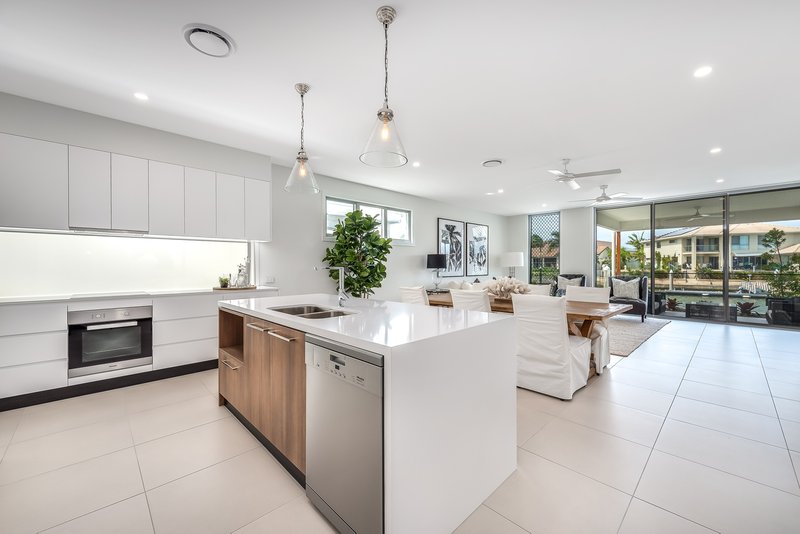 Photo - 2/49 Compass Drive, Biggera Waters QLD 4216 - Image 4