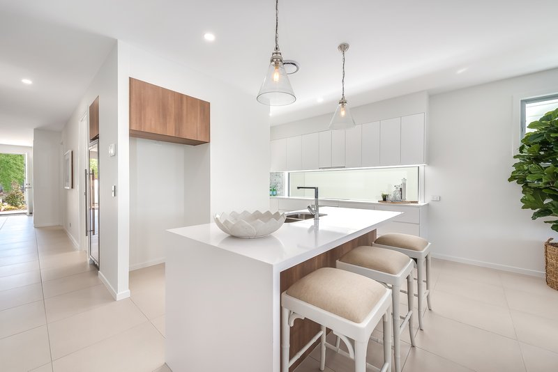 Photo - 2/49 Compass Drive, Biggera Waters QLD 4216 - Image 6