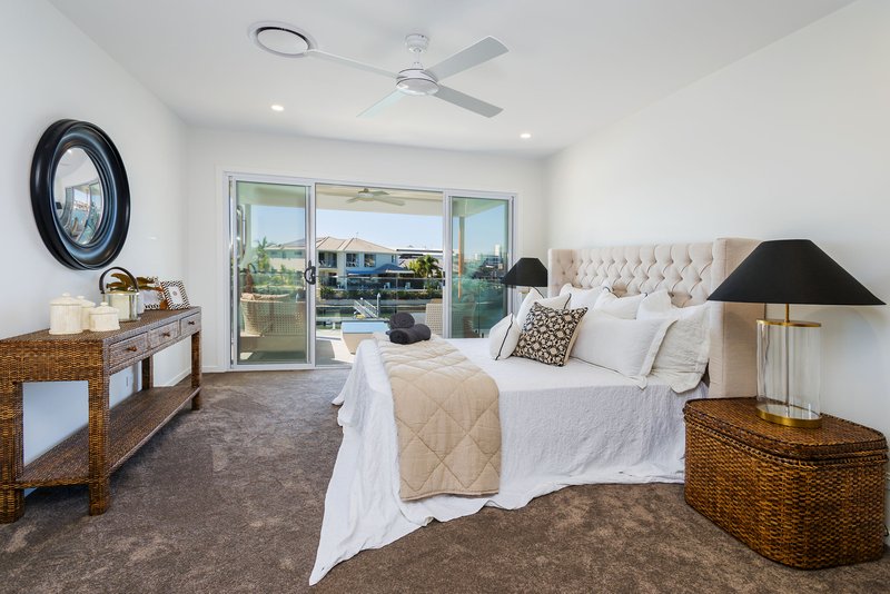 Photo - 2/49 Compass Drive, Biggera Waters QLD 4216 - Image 11