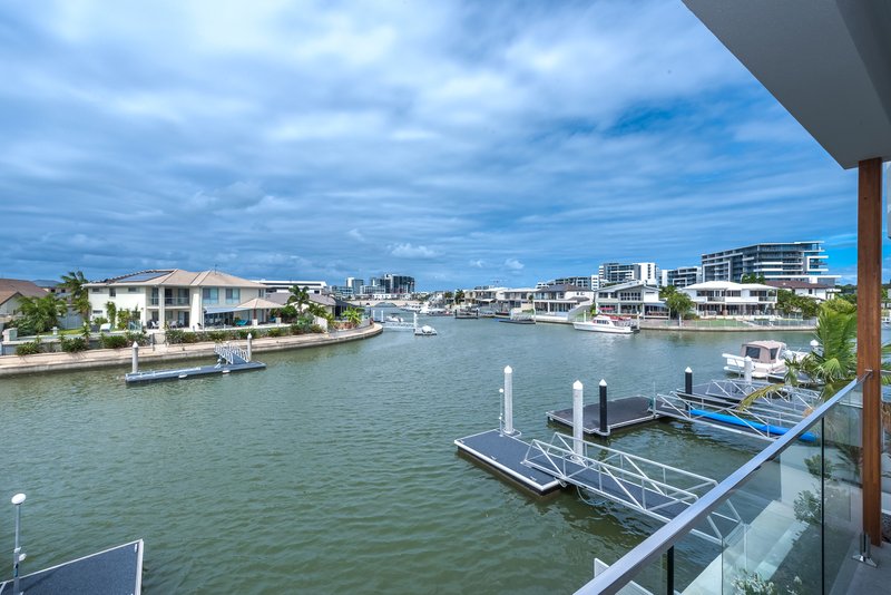 Photo - 2/49 Compass Drive, Biggera Waters QLD 4216 - Image 13