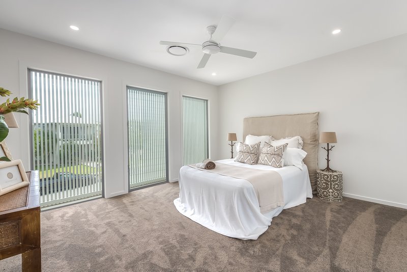 Photo - 2/49 Compass Drive, Biggera Waters QLD 4216 - Image 18