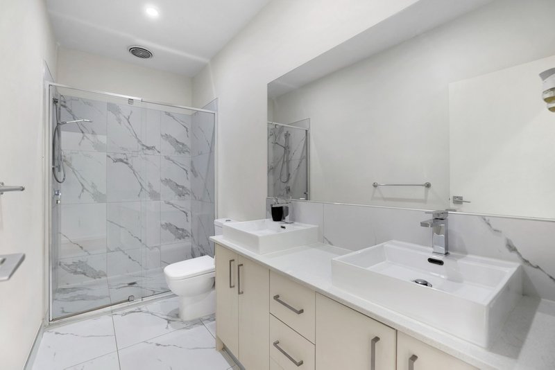 Photo - 249 Dunnings Road, Point Cook VIC 3030 - Image 4