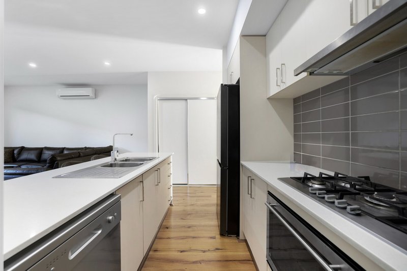 Photo - 249 Dunnings Road, Point Cook VIC 3030 - Image 7